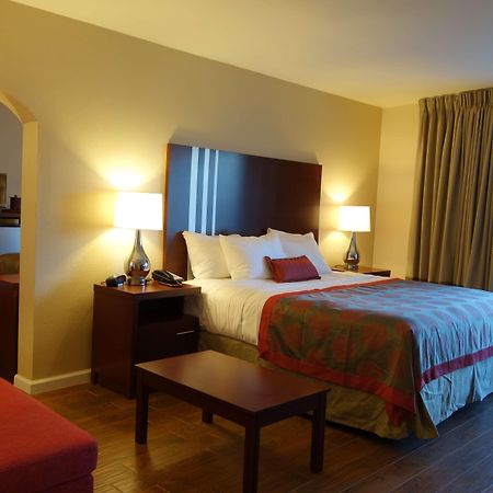 מלון North Highlands Ramada By Wyndham Sacramento מראה חיצוני תמונה