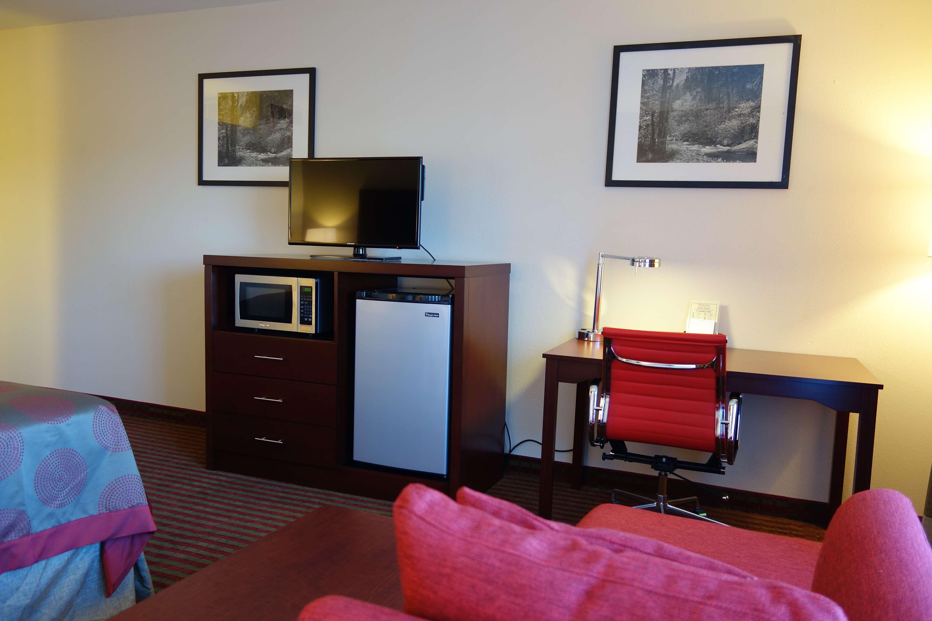 מלון North Highlands Ramada By Wyndham Sacramento מראה חיצוני תמונה