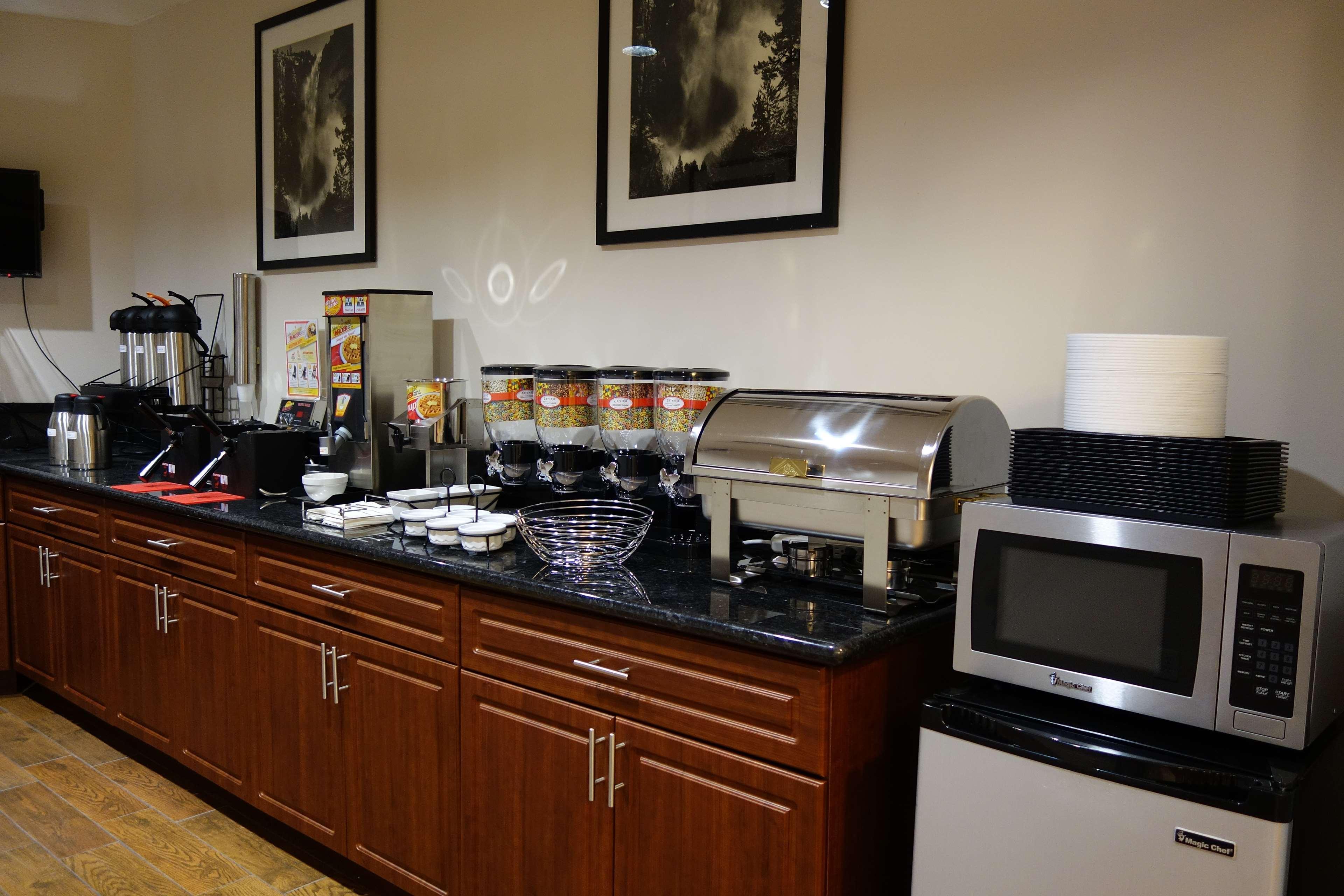 מלון North Highlands Ramada By Wyndham Sacramento מראה חיצוני תמונה
