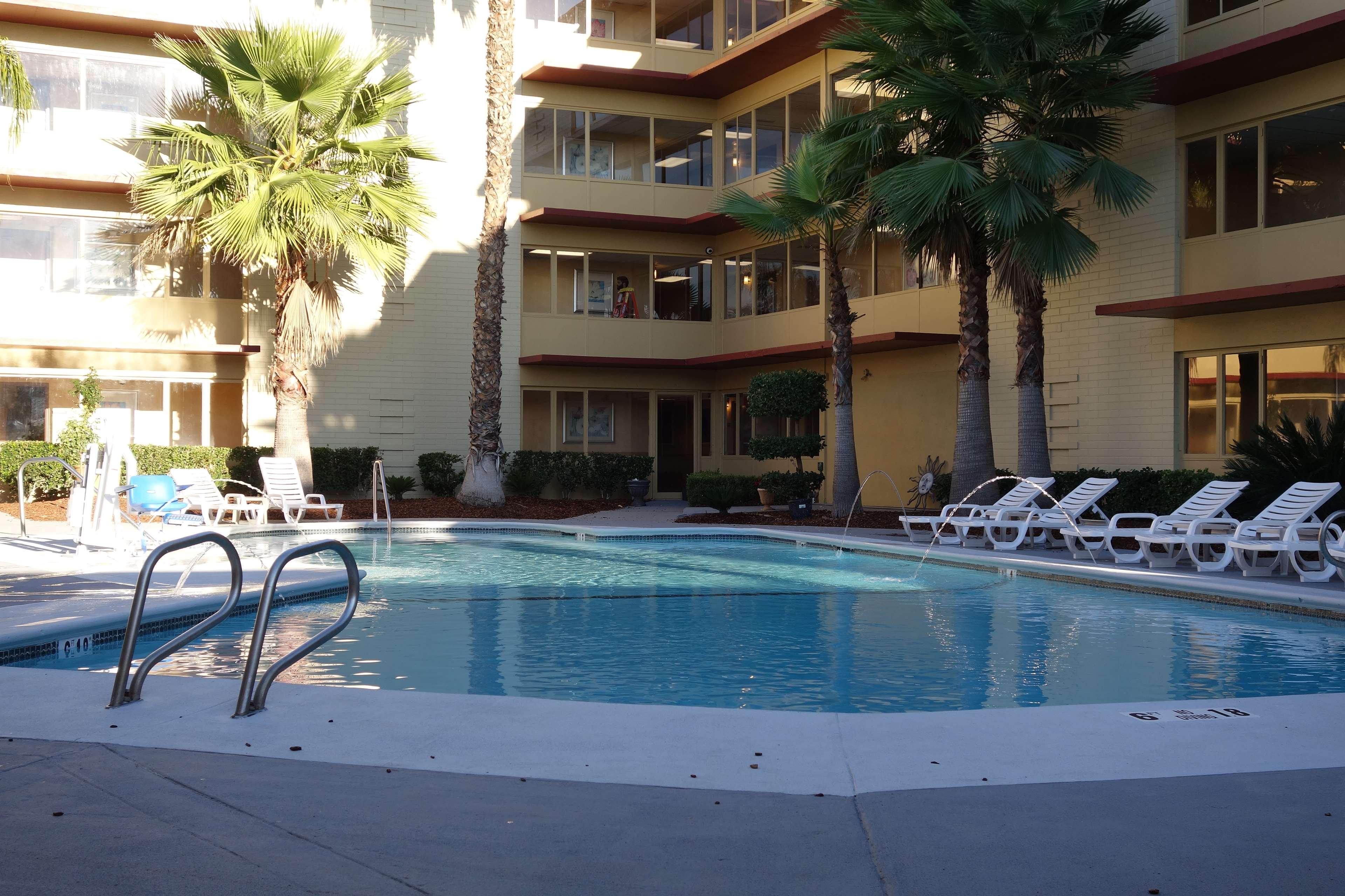מלון North Highlands Ramada By Wyndham Sacramento מראה חיצוני תמונה