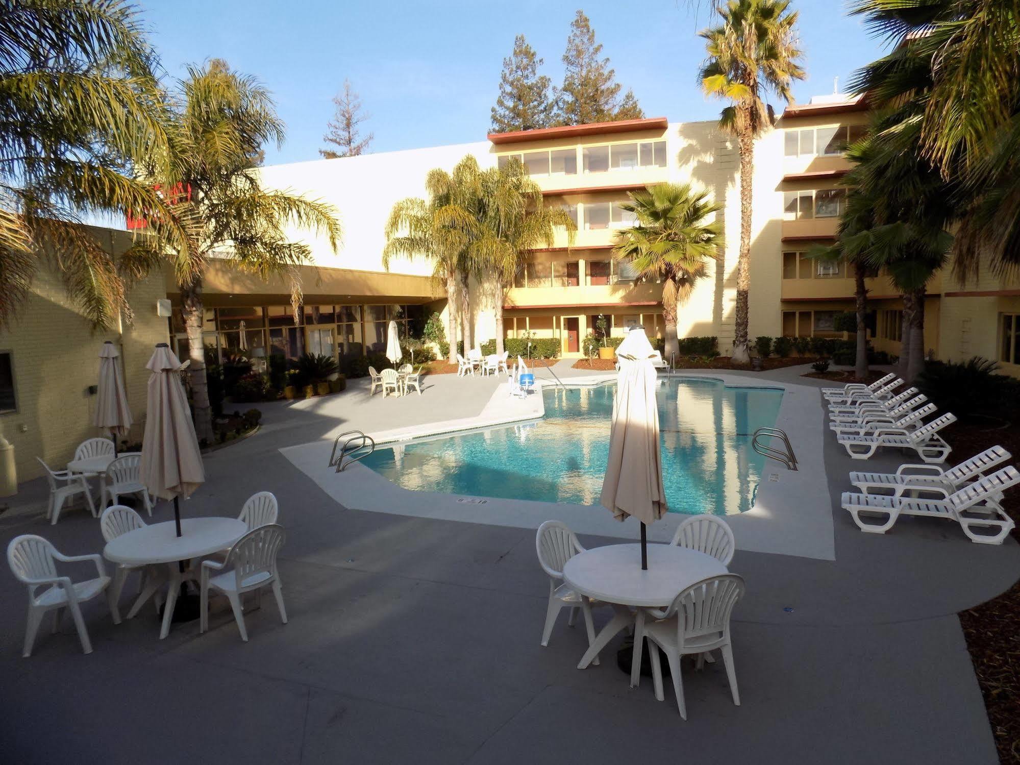 מלון North Highlands Ramada By Wyndham Sacramento מראה חיצוני תמונה