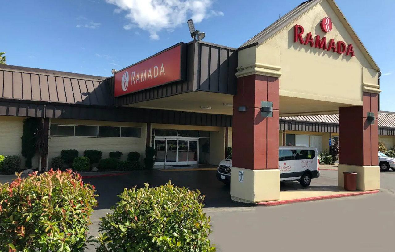 מלון North Highlands Ramada By Wyndham Sacramento מראה חיצוני תמונה
